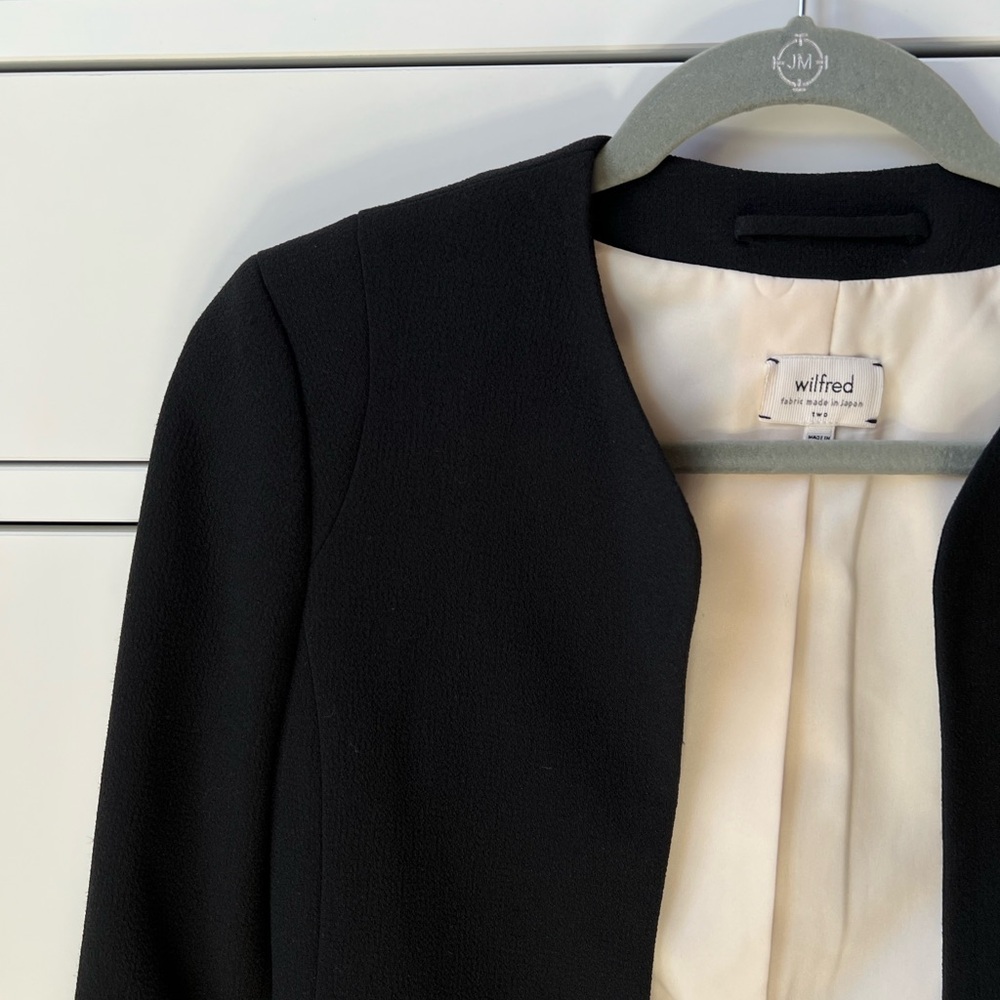 NWOT Aritzia Wildfred Black Exquis Crepe Blazer 2 - Picture 3 of 13